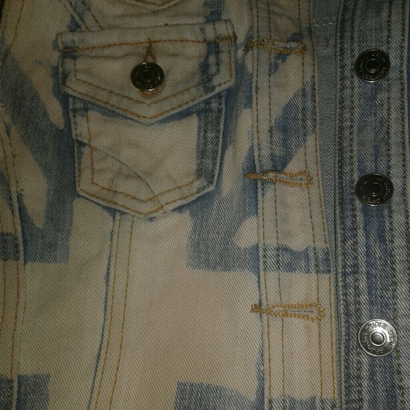 Vest - Picture 4 of 4